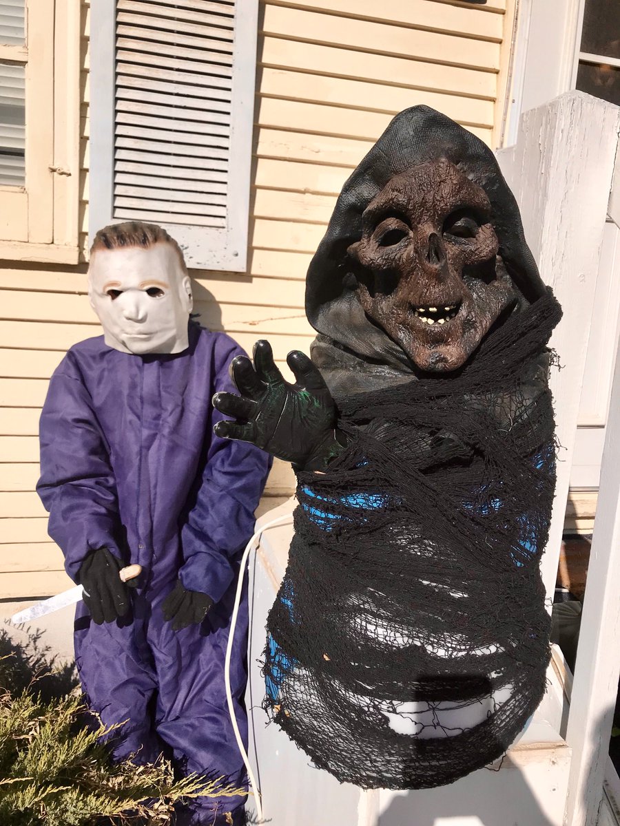 Austin_Kaus's tweet photo. Banker: Did you used to live in that yellow house?

Me: Yep.

Banker: I used to live across the street from you.

Me: Then you remember my Halloween decorations.

Banker: <pauses> Yes.

--silence--

My legacy remains secure. https://t.co/hudTTvgQFM