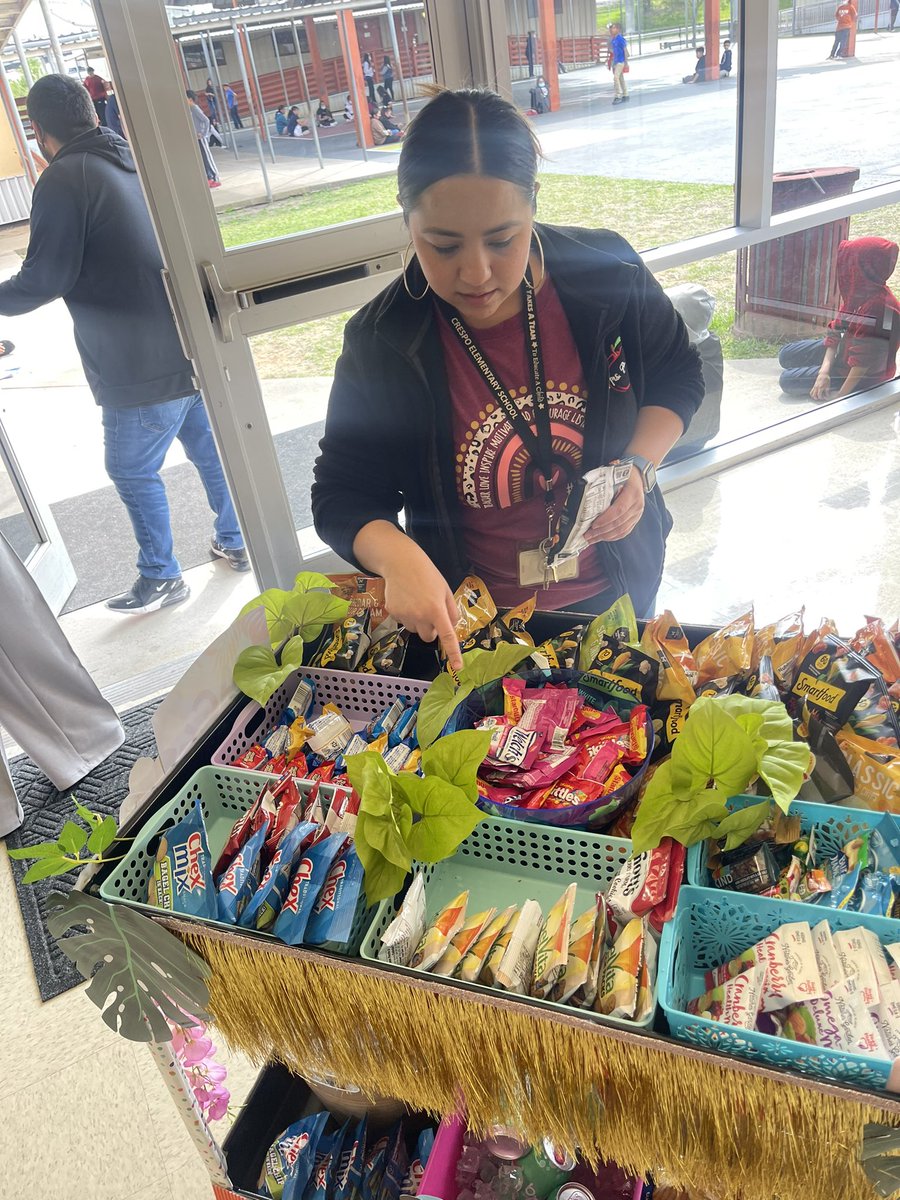 Angela Villarreal tweet media