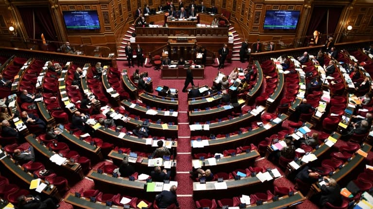 BFMTV's tweet photo. 🔴 ALERTE INFO
Réforme des retraites: l'article 7 sur le recul de l'âge de départ à 64 ans adopté par le Sénat
https://t.co/mqZgd30e1z https://t.co/Qw1gzj2V3I