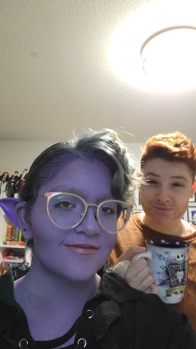 JaybirdyJ's tweet photo. My fav photo of me n my gf's #shadowghast cosplay. Domestic wizards vibes. Also if anyone has the photos from the #ECCC23 #criticalrole cosplay meetup?? pls drop them in the replies 🥺 @matthewmercer @VoiceOfOBrien https://t.co/oIYEMsByc4