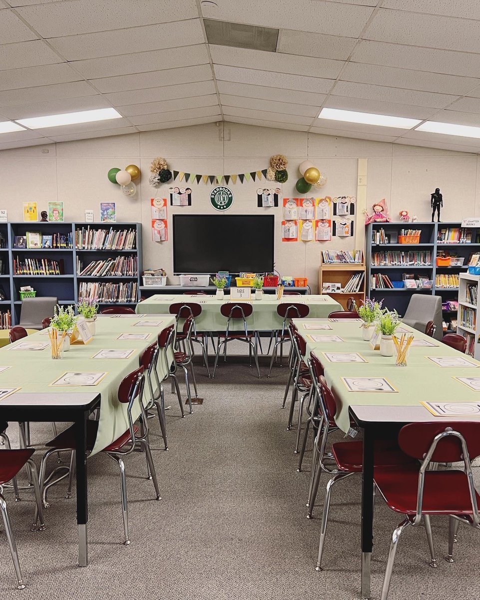 BVBockser's tweet photo. “Starbooks” came to BV during our Read Across America Week! We had awesome guest readers and the kids got to do a book tasting and create their own book menu. They have lots of books on their list to read over the next couple months! @BuenaVistaWCSD @kelly_eagan5 @WCsup https://t.co/53vMo3zudJ