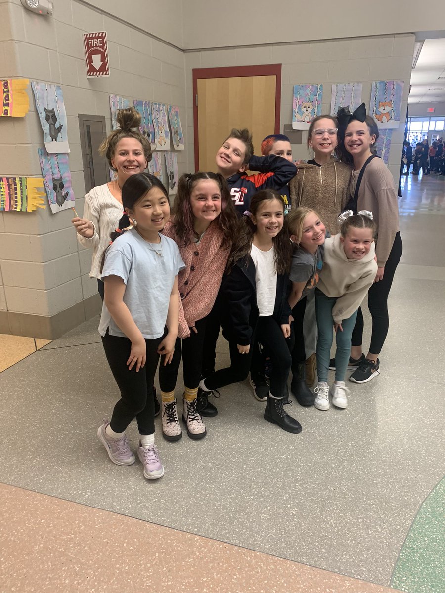 missmacsecond's tweet image. We had a fun wacky hair day today! Thanks to our mystery reader!!!!