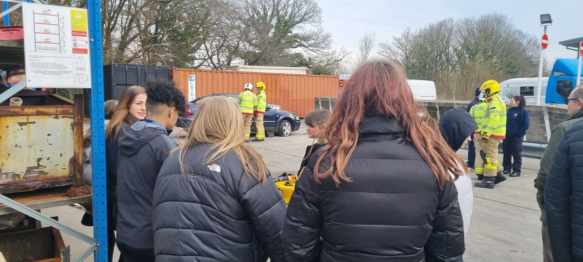 ReadingHeightsB's tweet photo. Today we visited @LancashireFire as part of their #InternationalWomensDay event. The students really enjoyed it and have discussed possible career paths into the service. @TheHeightsCEIAG @Head_TheHeights https://t.co/vtyPF6GyHU