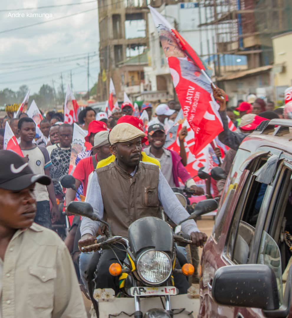 jacquelinemputu's tweet photo. La présidente inter fédérale des femmes UNC haut katanga @NKilufya s’est enrôlé et encourage les militants de l’UNC plus particulièrement la population de s’enrôler massivement pour les échéances électorales de 2023 .
bonne fête de la femme wangu . https://t.co/qAGy9XBQ1P