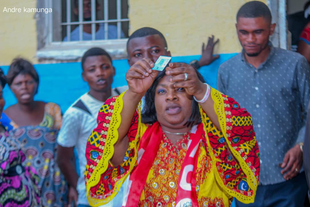 jacquelinemputu's tweet photo. La présidente inter fédérale des femmes UNC haut katanga @NKilufya s’est enrôlé et encourage les militants de l’UNC plus particulièrement la population de s’enrôler massivement pour les échéances électorales de 2023 .
bonne fête de la femme wangu . https://t.co/qAGy9XBQ1P