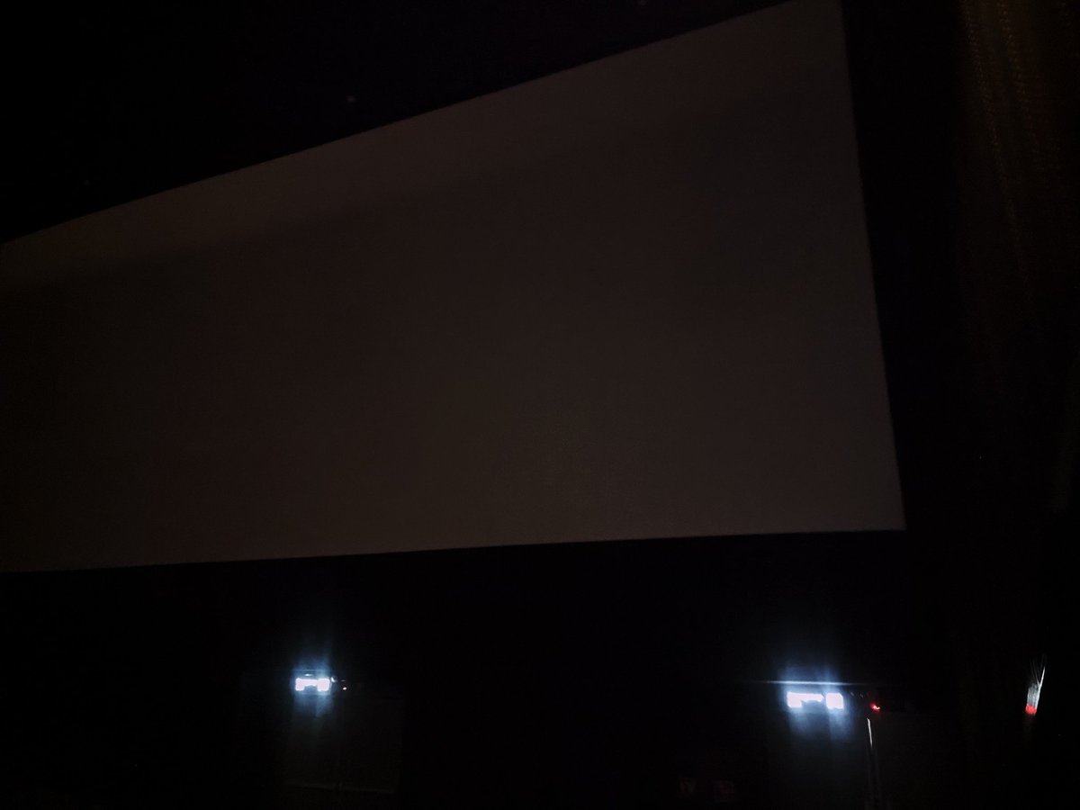 pulkit_komal's tweet photo. @IndiaCinepolis Cinema mein bijli ni hai aapke Bestech Mohali mein. Yaha aapka koi manager bhi ni.... Bhai itni besti ni krvaani thi... Cinema mein light kiske jaati hai. https://t.co/yBQrCScbof