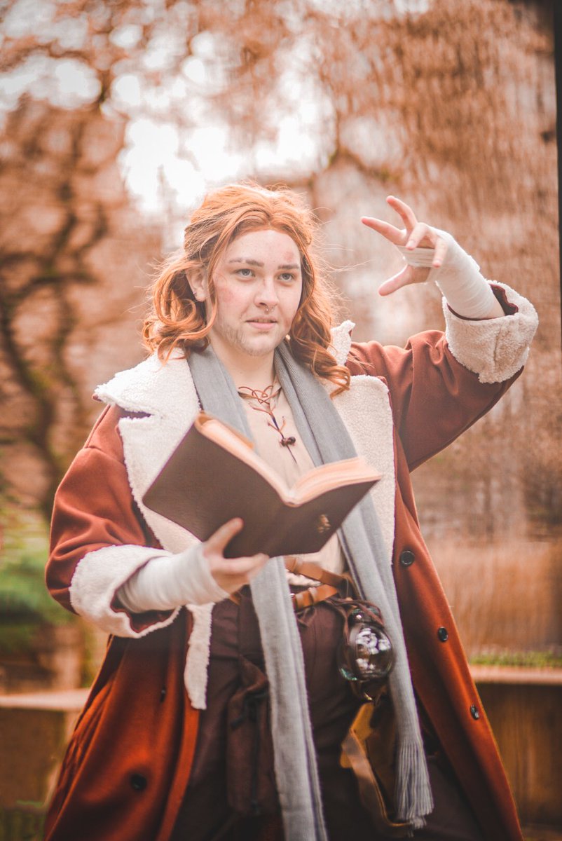 'you we're not born with venom in your veins'

so excited to get these photos back from ECCC!!! i feel so cool! also fitting for tomorrows new CR episode👀 
photo and edit by @ aleksvuphotography on insta!!
#ECCC #emeraldcitycomiccon #CriticalRole #CriticalRoleCosplay