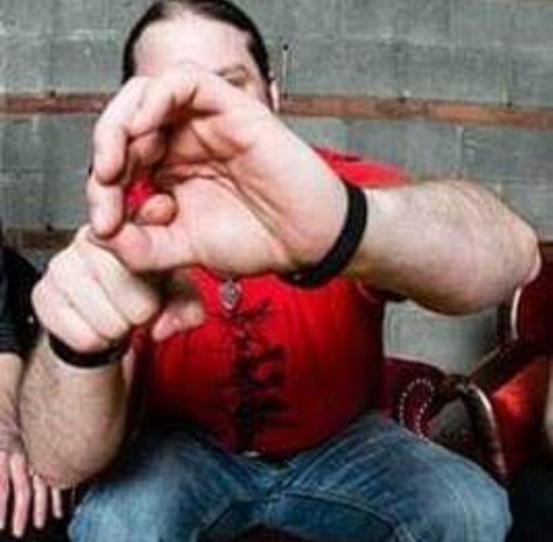 Christraint's tweet photo. Uh oh.... band photo shoot day comin' up soon. These are from some of my favorite shoots over the years. Feel free to ridicule and photoshop as you deem necessary. #DudeOverTheYears #20yearsOfRockin #QueefFree https://t.co/17HqHkSo0B