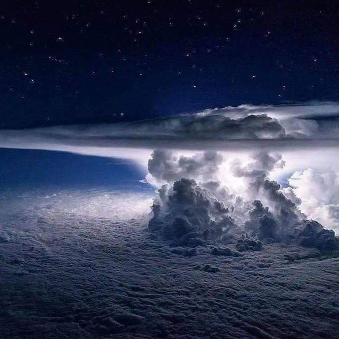 Thunder storm form 37,000 ft above