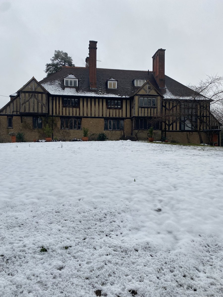lucyella13's tweet photo. Celebrated #IWD2023 by talking about #MaryWatts &amp; #womenssuffrage in #surrey @WattsGallery - always such a magical place - #Limnerslease was the site of a suffrage meeting &amp; supper held by Mary in 1913, &amp; here it is in the snow ❄️ thanks for having me @watts_curators @SurreySLL https://t.co/O8Jr3SJBKt