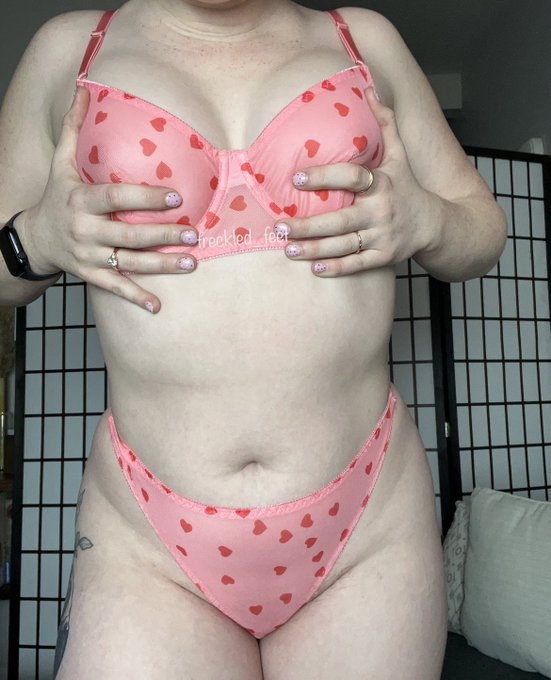 freckled_feet