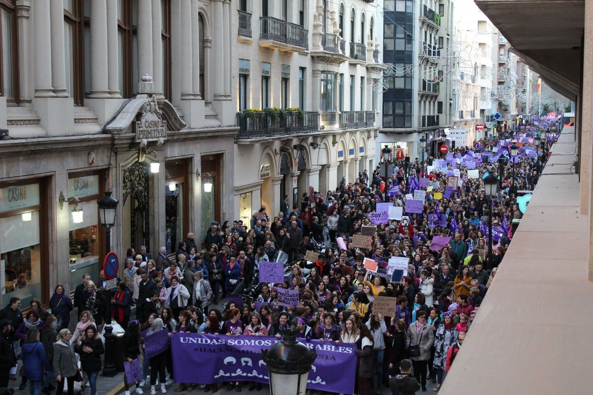 Este año ando bastante liado y hago pocos hilos (no quiero ser un opositor muy quejica, pero en esas estamos🥲), aún así, hoy me ha dado el venazo y os traigo un hilo rápido con motivo del 8M de GRANDES MUJERES ALBACETEÑAS tradicionalmente silenciadas en la historia