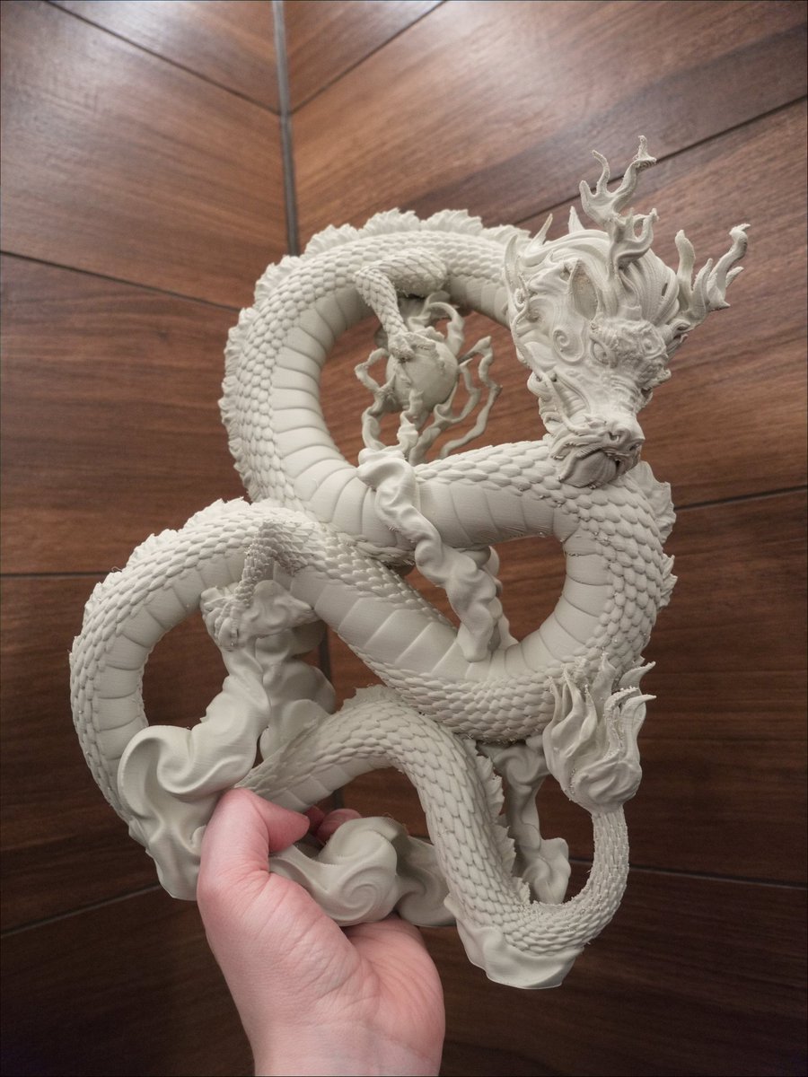 Kijaidesign's tweet image. I don&apos;t usually go big, so this is probably my first time utilizing the height of this printer (@caribou3d 320mm MK3S). 0.6mm nozzle and 0.25 layers, 28 hours. The model is new one of mine out soon, prints without any support.
#3dprinting #dragon #3dprint