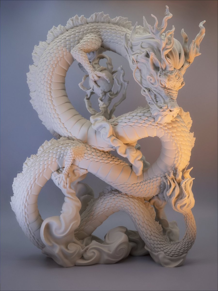 Kijaidesign's tweet image. I don&apos;t usually go big, so this is probably my first time utilizing the height of this printer (@caribou3d 320mm MK3S). 0.6mm nozzle and 0.25 layers, 28 hours. The model is new one of mine out soon, prints without any support.
#3dprinting #dragon #3dprint