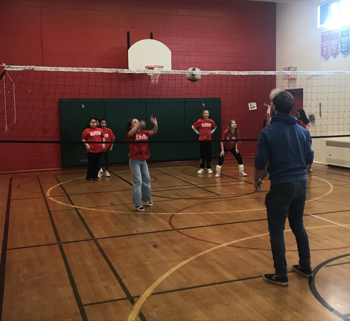 <a href="/BlaydonPs/">BlaydonPS</a> Jr girl’s volleyball team getting ready for today’s tournament. #teamwork #skills #identity <a href="/LC2_TDSB/">Learning Centre 2</a> <a href="/DomenicGiorgi/">Domenic Giorgi</a>