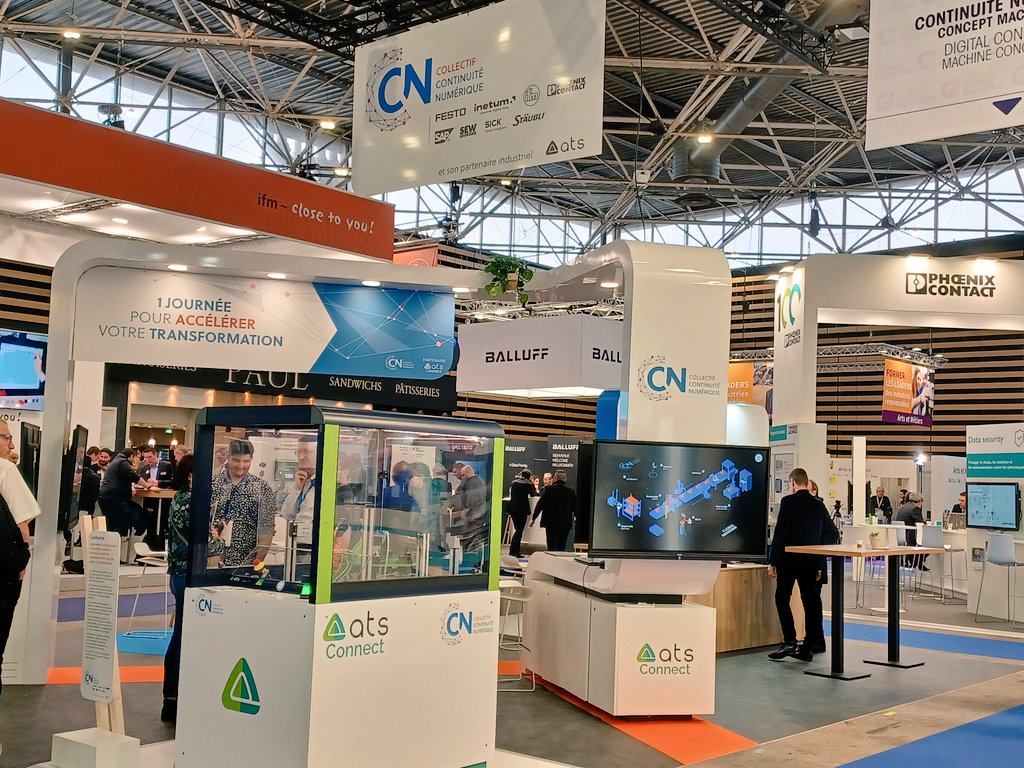 o_rouget's tweet photo. 📥 Whaou, quel salon #GILYON23 !!!
🏭 Tellement de sujets d'actualité et passionnants présentés. 
🍇 Et une Région BFC très représentée,  au top 👏  !!
#industrie40 ,#IoT, #robotique , #NoCode ,#5G ,#IA https://t.co/ALJ8N68wkL