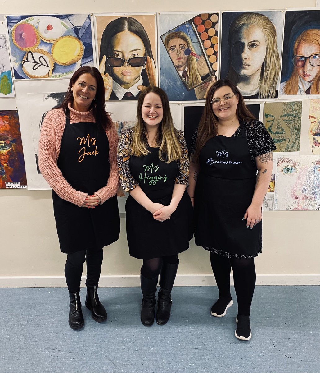 🎨Happy International Women’s Day from the all girl Art&Design Department🎨#GirlPower #CreativeWomen