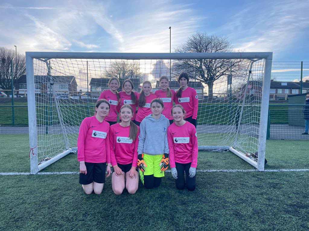 valleygardensnt's tweet photo. U13 Girls were fantastic at the CVL at John Spence tonight with 3 wins out of 4. Well done all #vgmspe #InternationalWomansDay https://t.co/yIAzUaOQGI