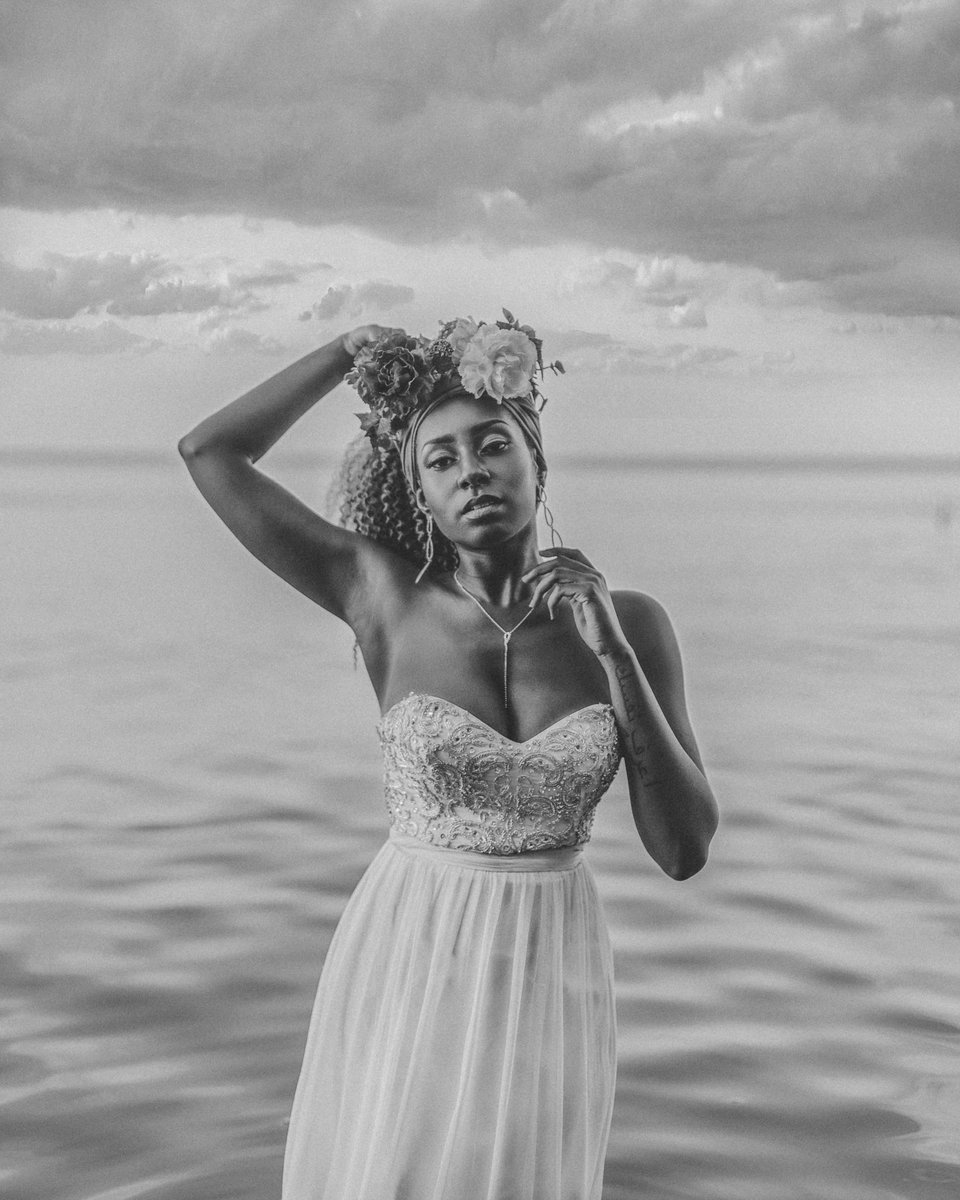 ThatDoubleOKid's tweet photo. Purify yourself in the waters of Lake Erie. https://t.co/URm9pfkjn1
