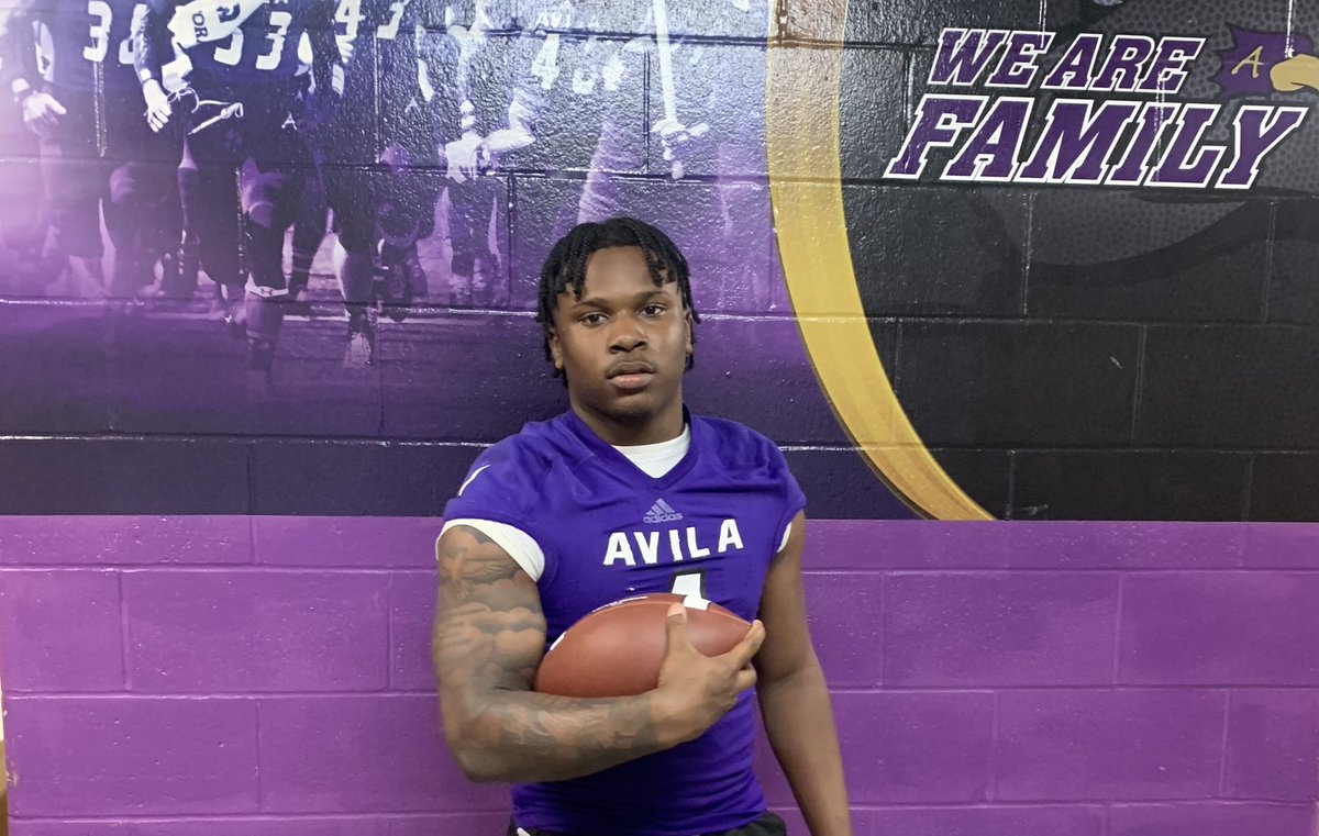 BledsoeJevore's tweet image. Excited to announce my commitment to @Avila_Athletics @Coachcalexander @CoachDA82