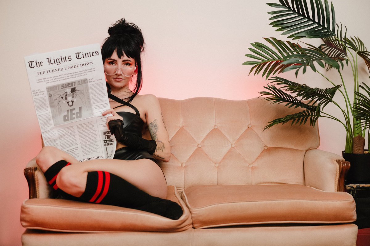 lights's tweet photo. extra extra 
big news this friday

#dEd https://t.co/KuJkNxlYSX