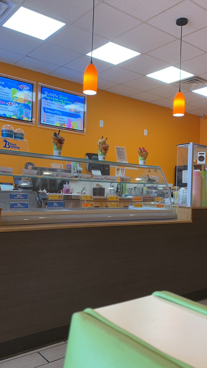 Getting boba tea 

#Foodie #ugccontentcreator