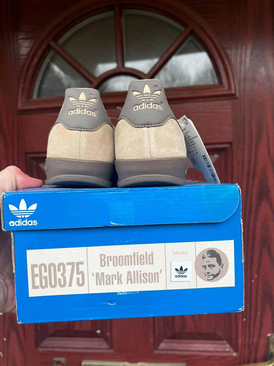 adiFamily_'s tweet photo. Sadly my pal @jamieexley lost his mum to cancer

A raffle is ongoing for a rare pair of adidas Spezial

Please read the info in the pic and make payments to this link - https://t.co/soYqqKeXUO

Shoes &amp; shirt is the prize at the moment, may grow yet, open to 28th April

Please RT https://t.co/97II7kSnoz