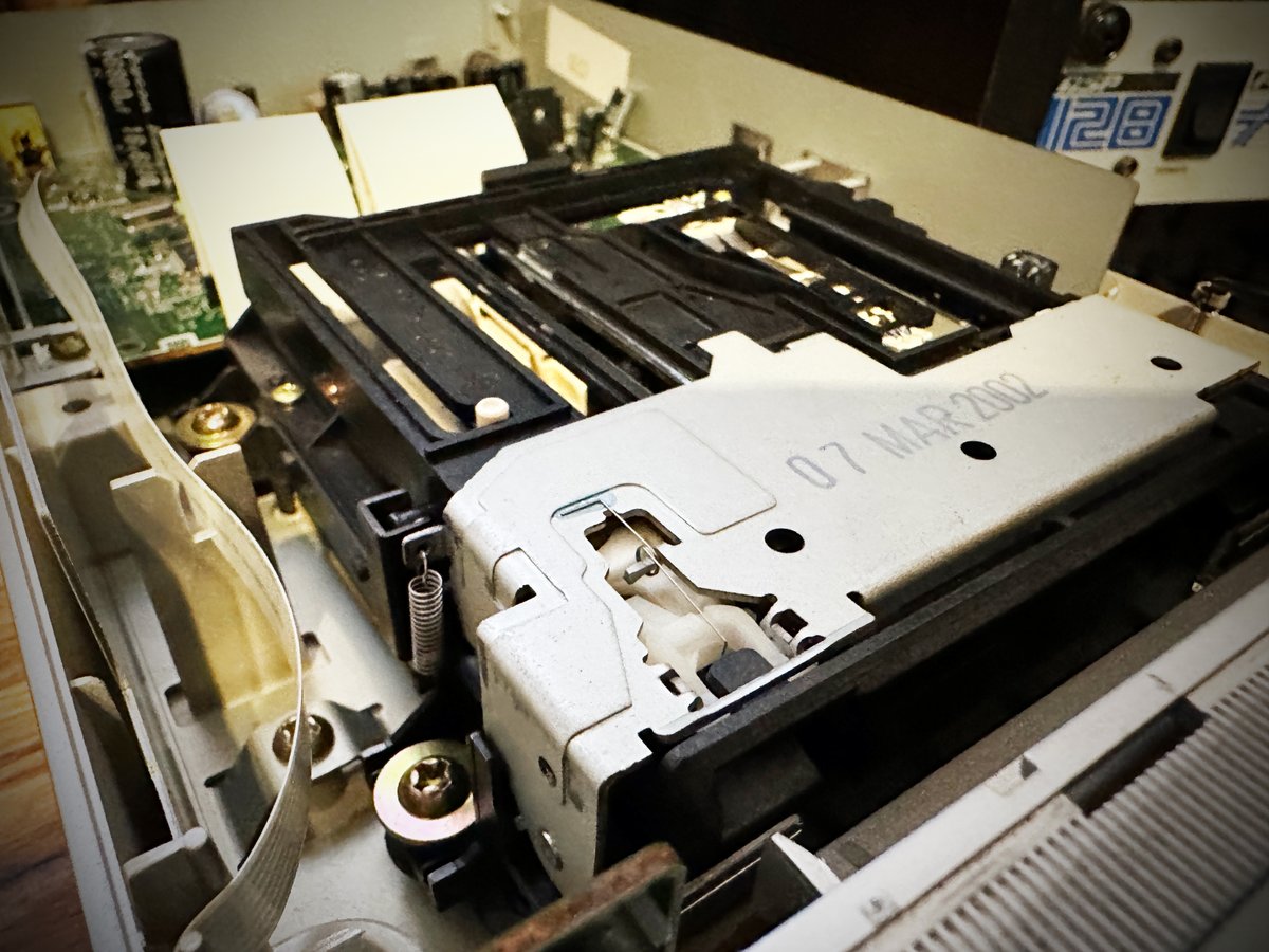 n5MD's tweet photo. Even though our loading belt has gone bad we're getting the limited run of MDs for MD317 done. Where there's a will, there's a way #minidisc #minidisk https://t.co/ROiMCJL2mx