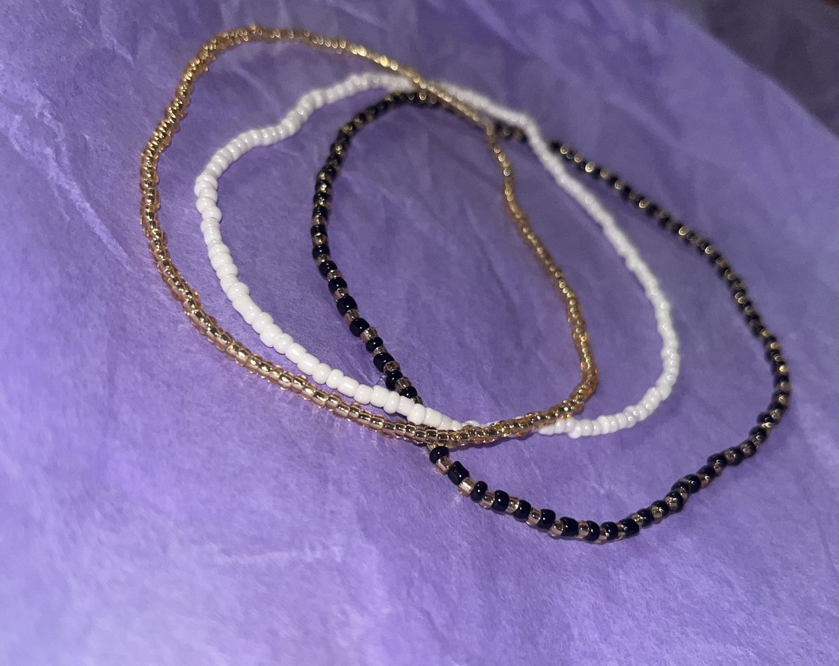 Here are some samples of the
customizable beaded anklets I make. If u wanna check them out and or order, check out my website link in bio 🗣‼️