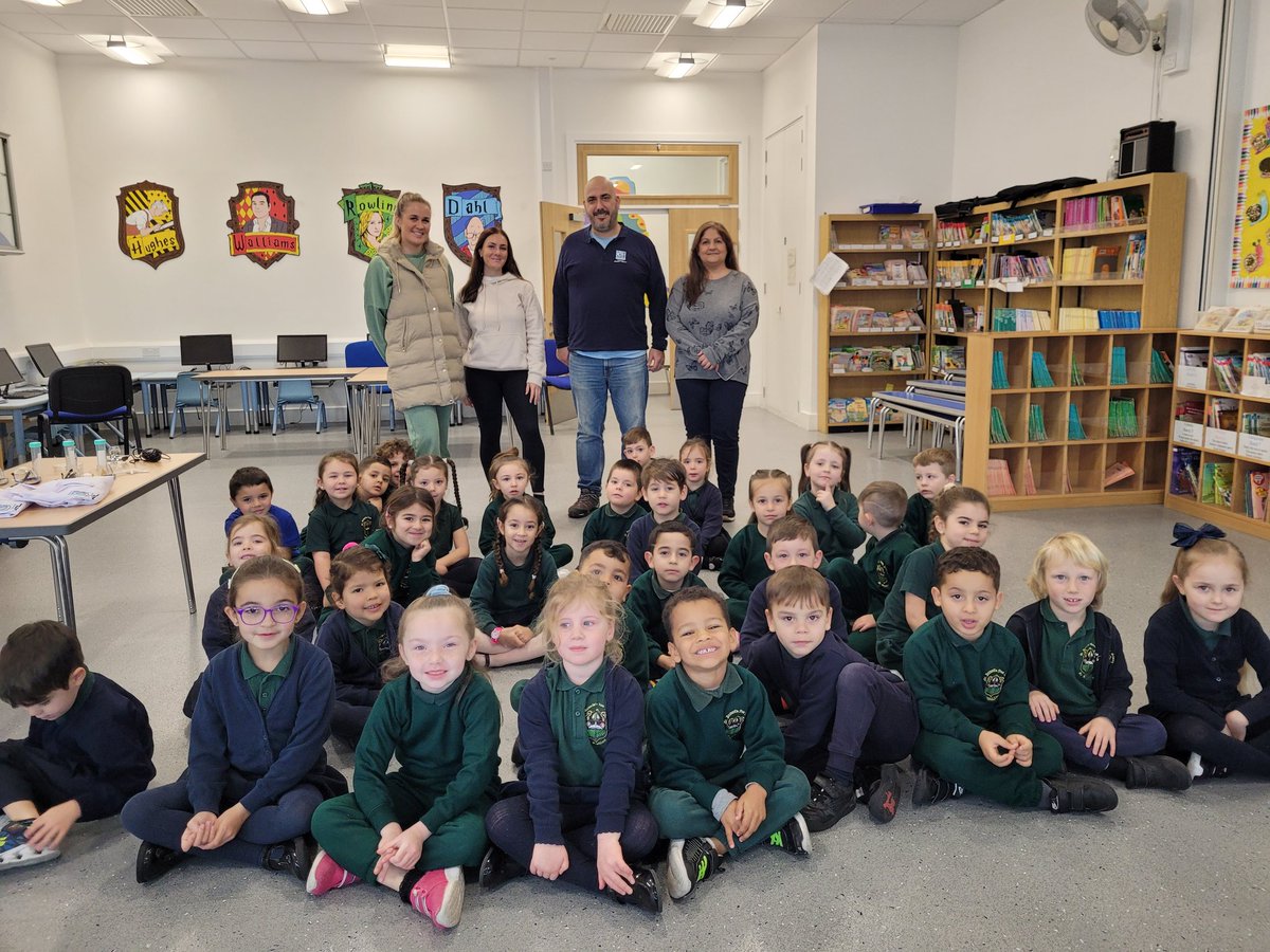 #Gibraltar #MarineScience Studies SBLP are celebrating #ScienceWeek They learnt all about things unseen to the naked eye that dwell within the water column Looking through a microscope brings all these microscopic organisms to life #sciencecommunicator #marinebiology #science