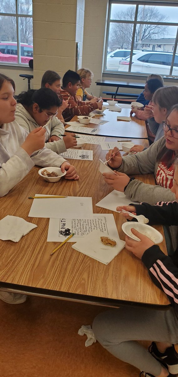 5th graders getting a "sweet" reward for making their 3rd quarter AR goal! <a href="/ShellCreekVikes/">LCS Shell Creek Elementary</a> <a href="/michalawurdeman/">Michala Wurdeman</a> #lakeviewvikes