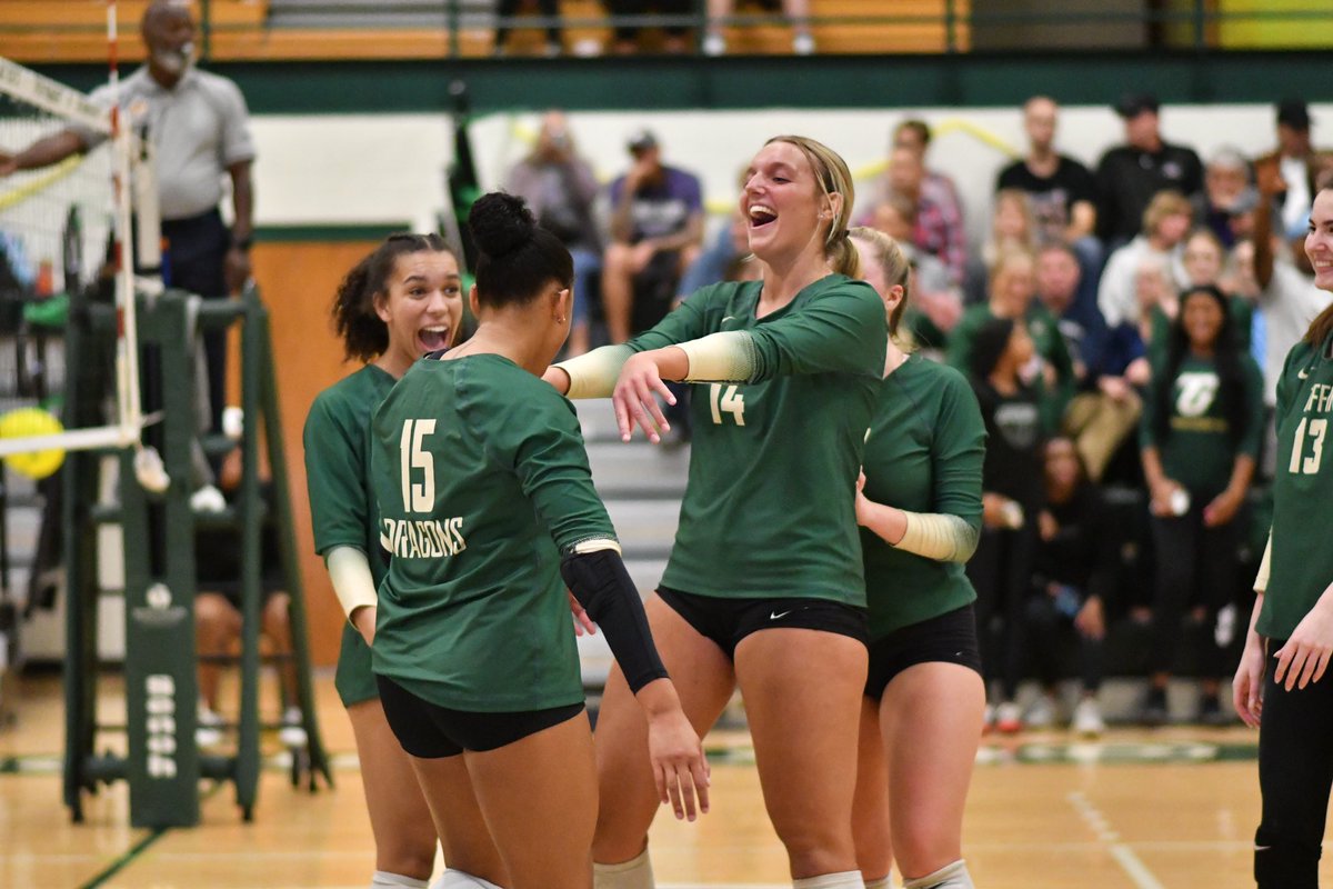 TiffinVB's tweet photo. Here’s to strong women. May we know them. May we be them. May we raise them. ❤️

Happy #internationalwomensday from TUVB! https://t.co/IMNkDVGvCU