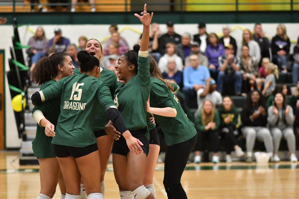 TiffinVB's tweet photo. Here’s to strong women. May we know them. May we be them. May we raise them. ❤️

Happy #internationalwomensday from TUVB! https://t.co/IMNkDVGvCU