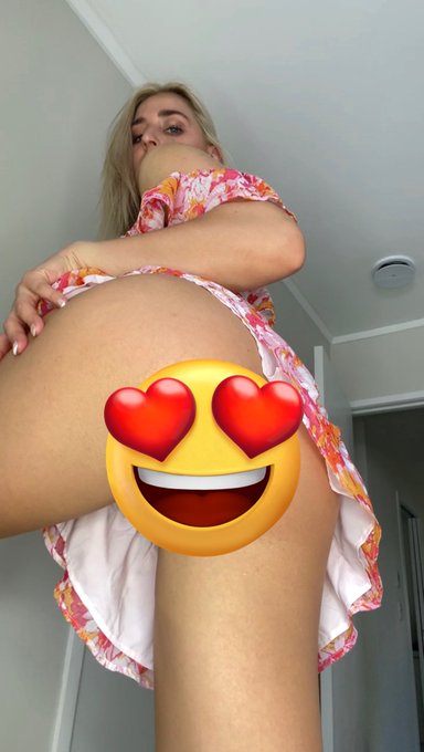I&rsquo;m going live on my premium page at 6PM EST !! &hellip; get over there and let&rsquo;s help each other cum 💦 https://t<a href="/tag/mvsales"class="tags"><span>#mvsales</span></a>