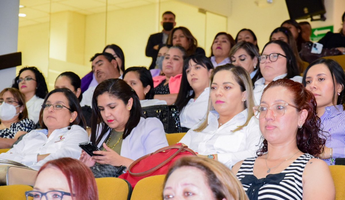 ITAITTamaulipas's tweet photo. del #ITAIT y las Asociaciones de Mujeres #AMPROVIC y #AMPRAC, que preside la Mtra. Nohemí Argüello Sosa y la Lic. Sorayda Ibarra Salas, respectivamente; lo anterior, en el marco de la conmemoración del Día Internacional de la Mujer.
#8M
#ITAIT #INAI
#Tamaulipas #México https://t.co/mREdBbZ8N0