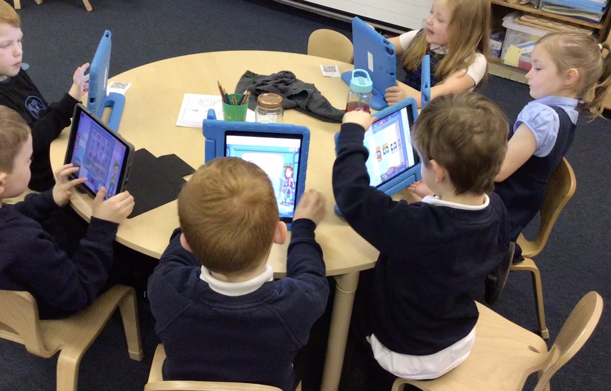 whitdale_ps's tweet photo. P1C are getting really good at using our 3 step programme to log themselves into their accounts to practise on IDL Numeracy. They have been building on their ICT skills and their ability to follow multiple instructions. #ICT #IDLnumeracy #skills #superstars βοΈπ€©ππΌππΌππΌ https://t.co/kcyjCwpaZh