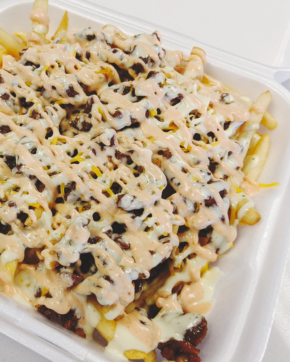 sdicebox's tweet image. how much sauce would you like?

yes

order now on doordash (college ave): doordash.com/store/ice-box-… 

#iceboxcollege #sdsmallbusiness #eatsandiego #sandiego #food #foodporn #foodlover #loadedfries #eatersd #sdfooddiaries #DSDeat #sandiegoeats #sdeats #bulgogi #bulgogifries #fries
