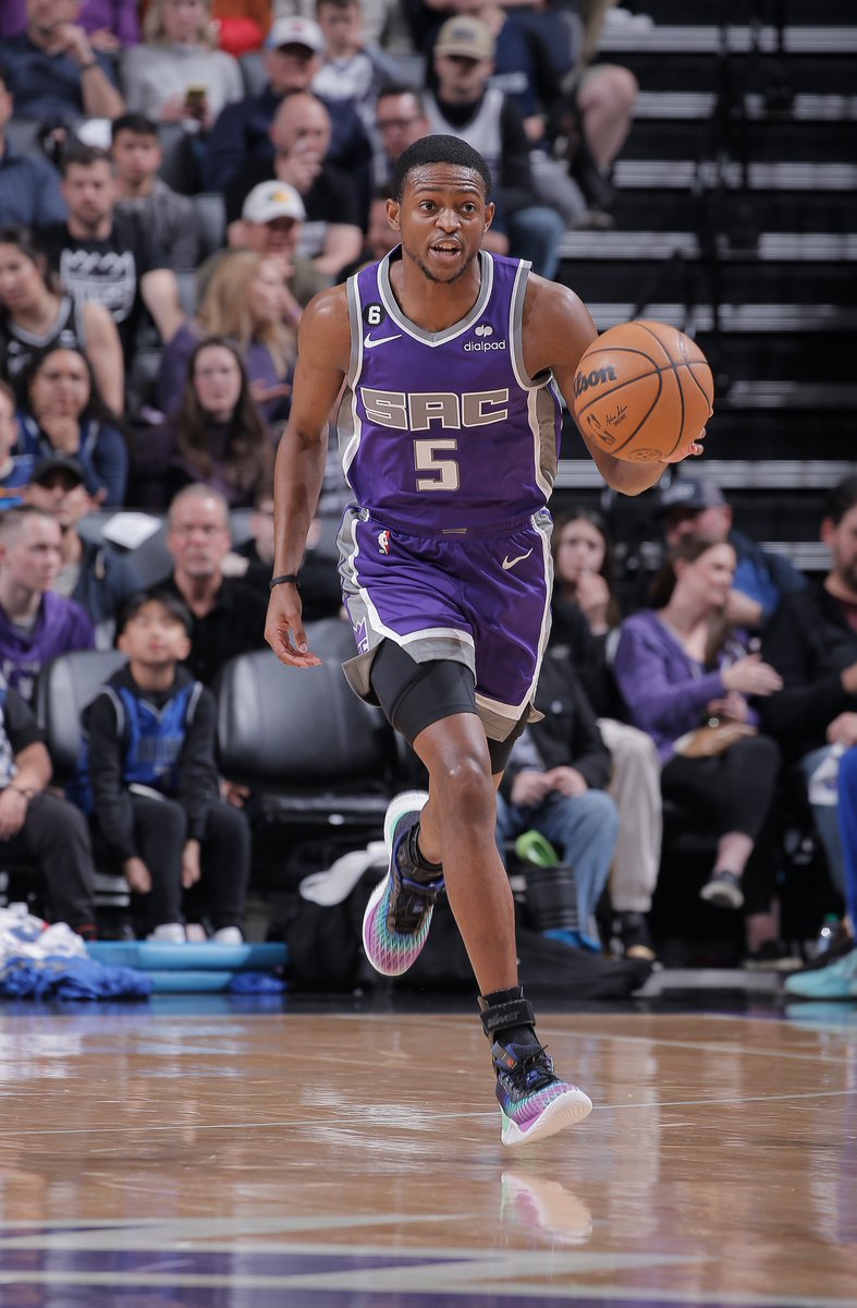 tomdierberger's tweet photo. The last time the Sacramento Kings held the No. 2 playoff seed in the Western Conference:

April 11, 2004 https://t.co/mSNZE3x9qp