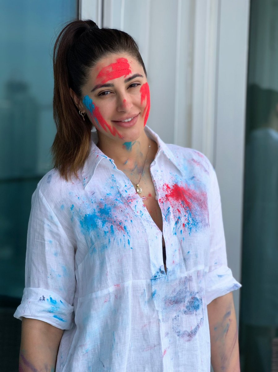 NargisFakhri's tweet image. Happy Holi 😊
Wishing you all success, happiness and prosperity this Holi and always! Have a colourful and joyous Holi!