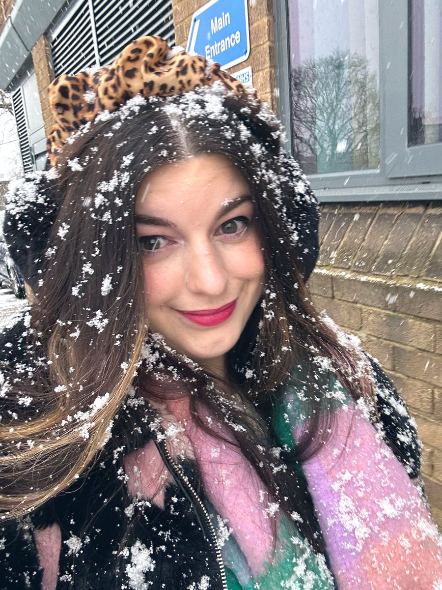 Lush little day out despite the snow with my big sis @misszmc23 💕