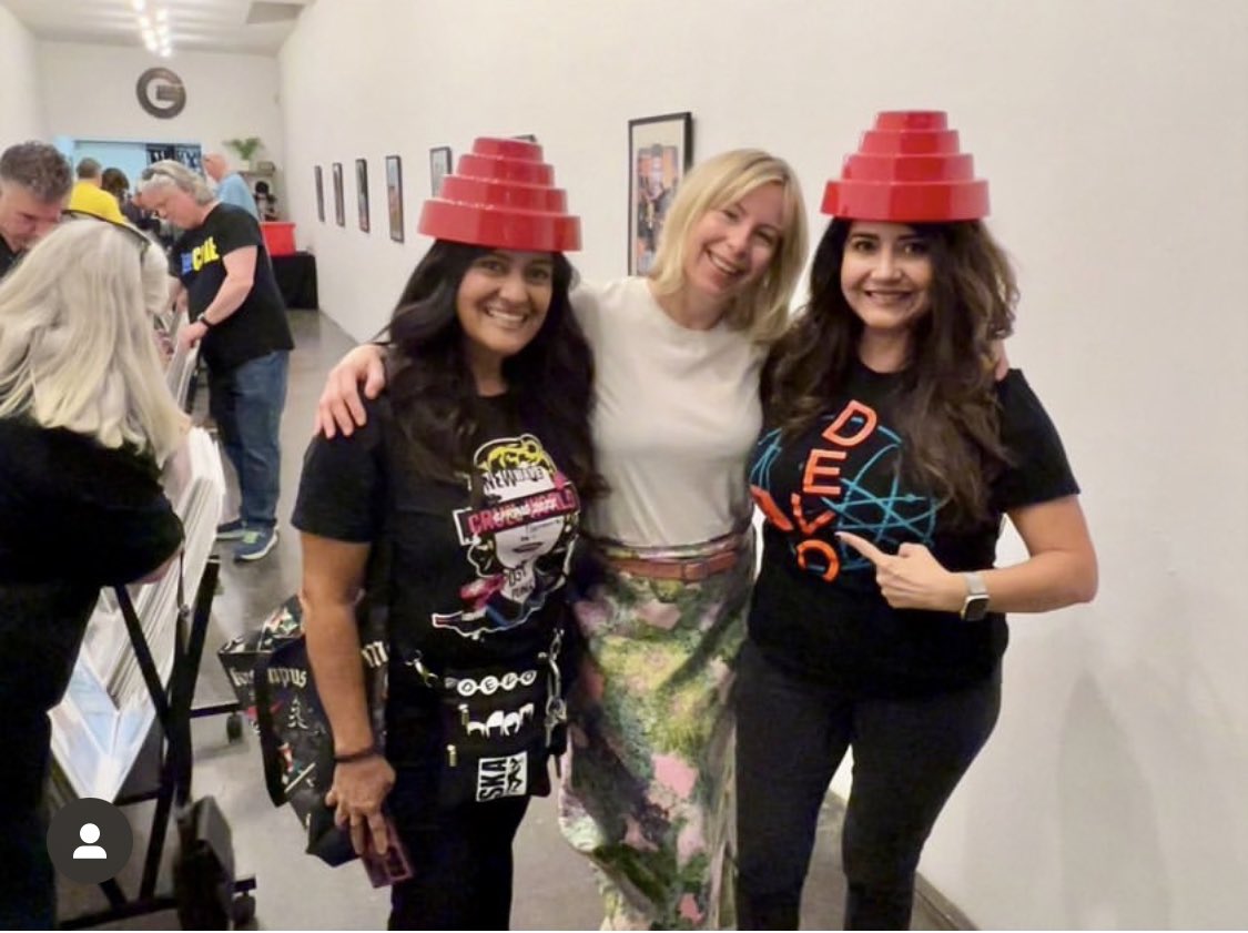 drklauser's tweet photo. Big ❣️to @LoriMajewski @The80sCruise @1stwave #lorimajewski #80s #80scruise https://t.co/QNSh9xaGn4