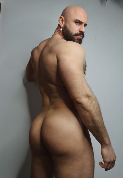 Is it Hump Day? https://t.co/dabSjKNCeY