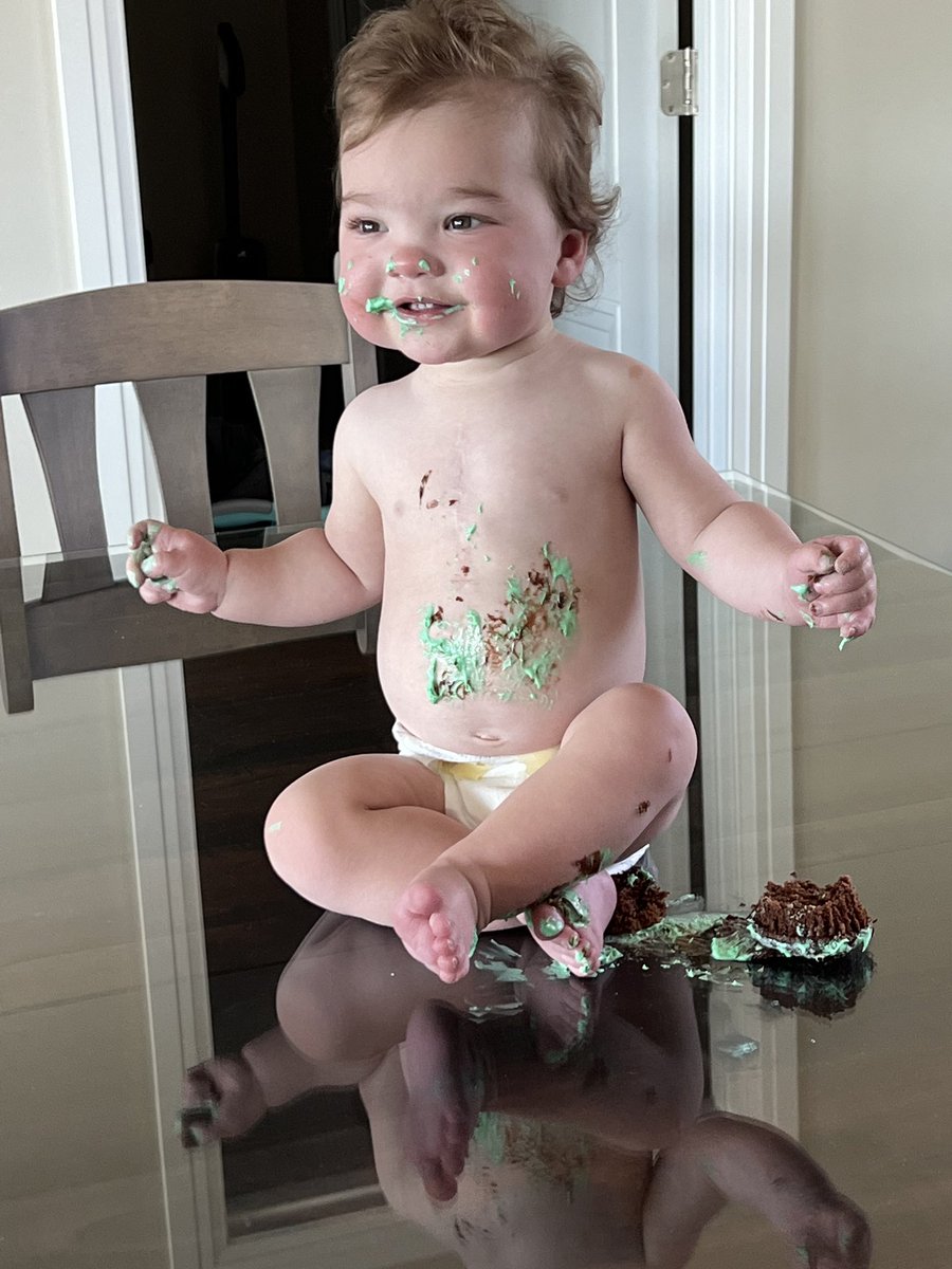 Coach_Straz's tweet image. Happy birthday to the big dawg Braxton! 

Over 60+ days in the hospital, 3 open heart surgeries, and much more. He’s fought through it all. 

Grateful for my heart warrior ❤️🥊