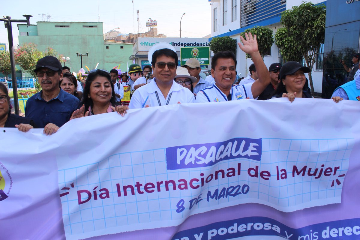 ✨ En el #DiaInternacionalDeLaMujer, la #DIRISLimaNorte y la <a href="/MunIndependenci/">Municipalidad de Independencia</a> realizan una feria informativa y acceso a los diversos servicios de salud: medicina general, descarte de VIH, vacunación contra la COVID-19 a favor de la población femenina de Lima Norte.#8M2023