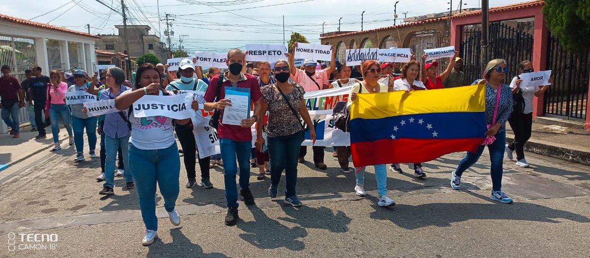 magisterioyara's tweet photo. Este #DiaInternacionalDeLaMujer en Yaracuy seguimos exigiendo los derechos humanos y laborales de las mujeres. La gran mayoría del personal que se desempeña en las aulas del país son mujeres y son quienes padecen la explotación y el acoso laboral con más fuerza. https://t.co/MrKOwKqFBK