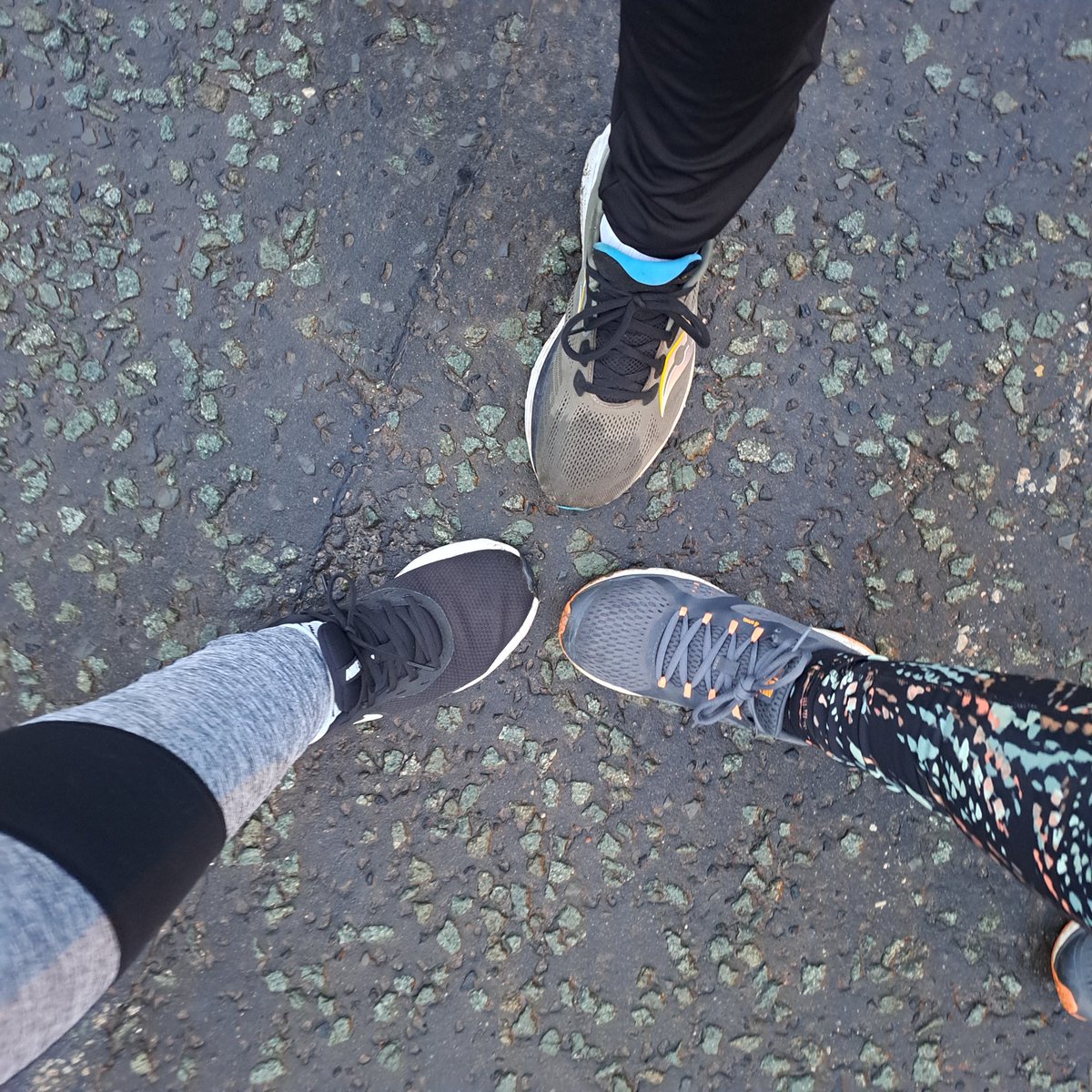 isright's tweet photo. #WednesdayRecoveryRun: a rather chilly drop in temperature for this 3.3km run. Then Lindy-Loo decides to #RunAngry &amp; Kirsty-Wirsty goes full Forest Gump and #NegSplits. I so have #TrustIssues with them - never listen. #VirtualCoach #teacher5aday https://t.co/okPwEhtGDW