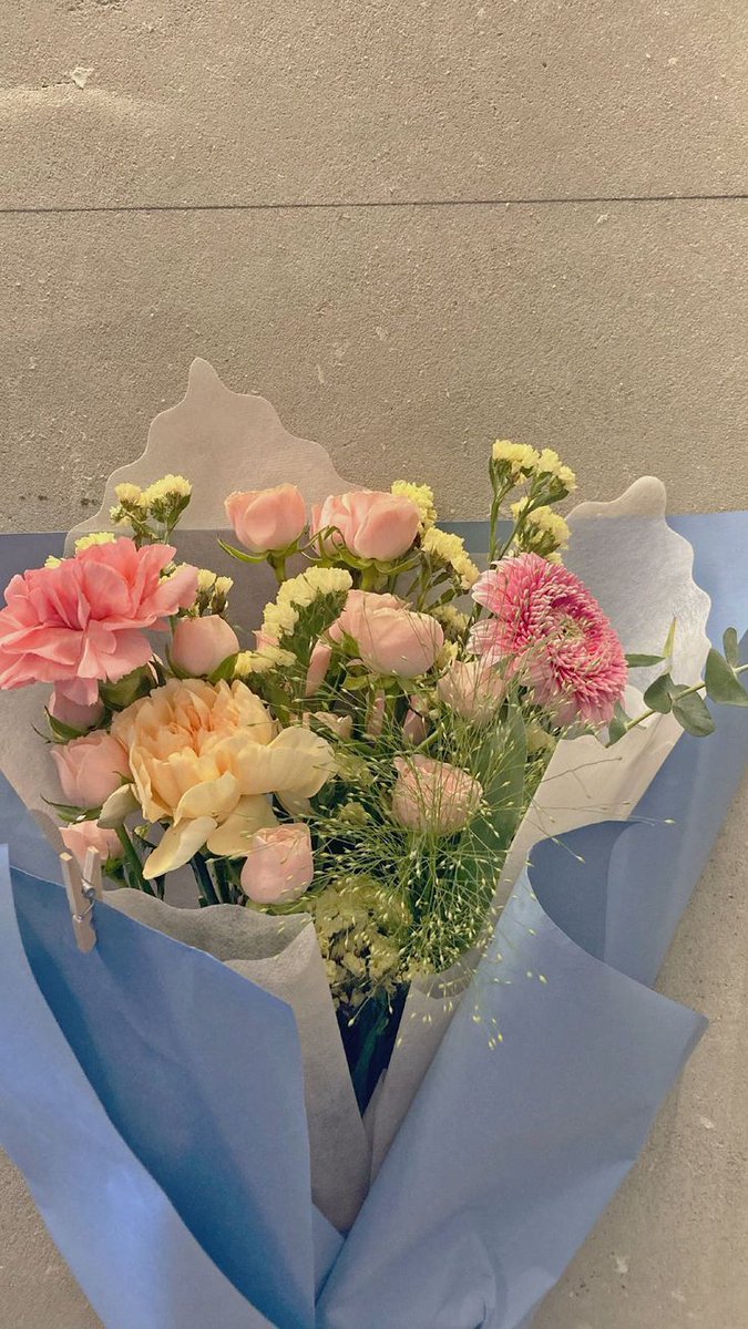 WoodxnFlower's tweet photo. — ꒱࿐♡ ˚.*ೃ  @pillboree
🌱 Fiorella Caelestis Di Giuseppe.
🌱 FC - Elliot Harding.
🌱 Disney's Pinocchio.
🌱 24 años.
🌱 Humane.
🌱 Dueñe de una floristería.
🌱 Tiene una maldición extraña que hace que se convierta en un muñeco de madera si su corazón se corrompe. https://t.co/6jpPc8dnVO