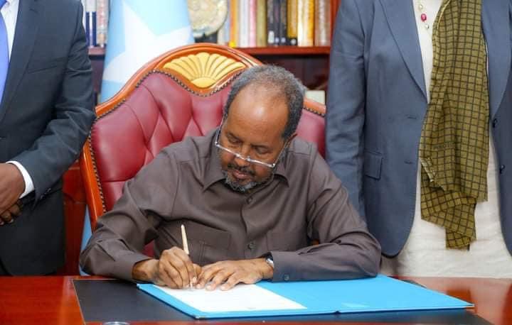 It has been a great honor to witness the signing of the Electricity Bill into Law this evening by the President of the Federal Republic of Somalia H.E Hassan Sheikh Mohamoud in a historical step that brings us closer to achieving our nation’s developmental goals. #Energy4Somalia