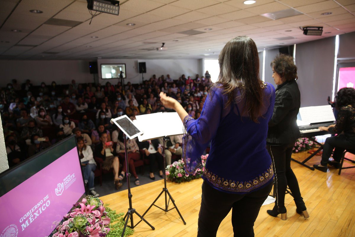ISSSTE_mx's tweet photo. El #NuevoIssste, de la mano con las mujeres conmemora el #DiaInternacionalDeLaMujer con actividades artísticas, musicales y montó la exposición de oficios como electricidad, carpintería, plomería, panadería, lucha libre, escaramuzas, boxeo y más. https://t.co/A1g3AkqGbk