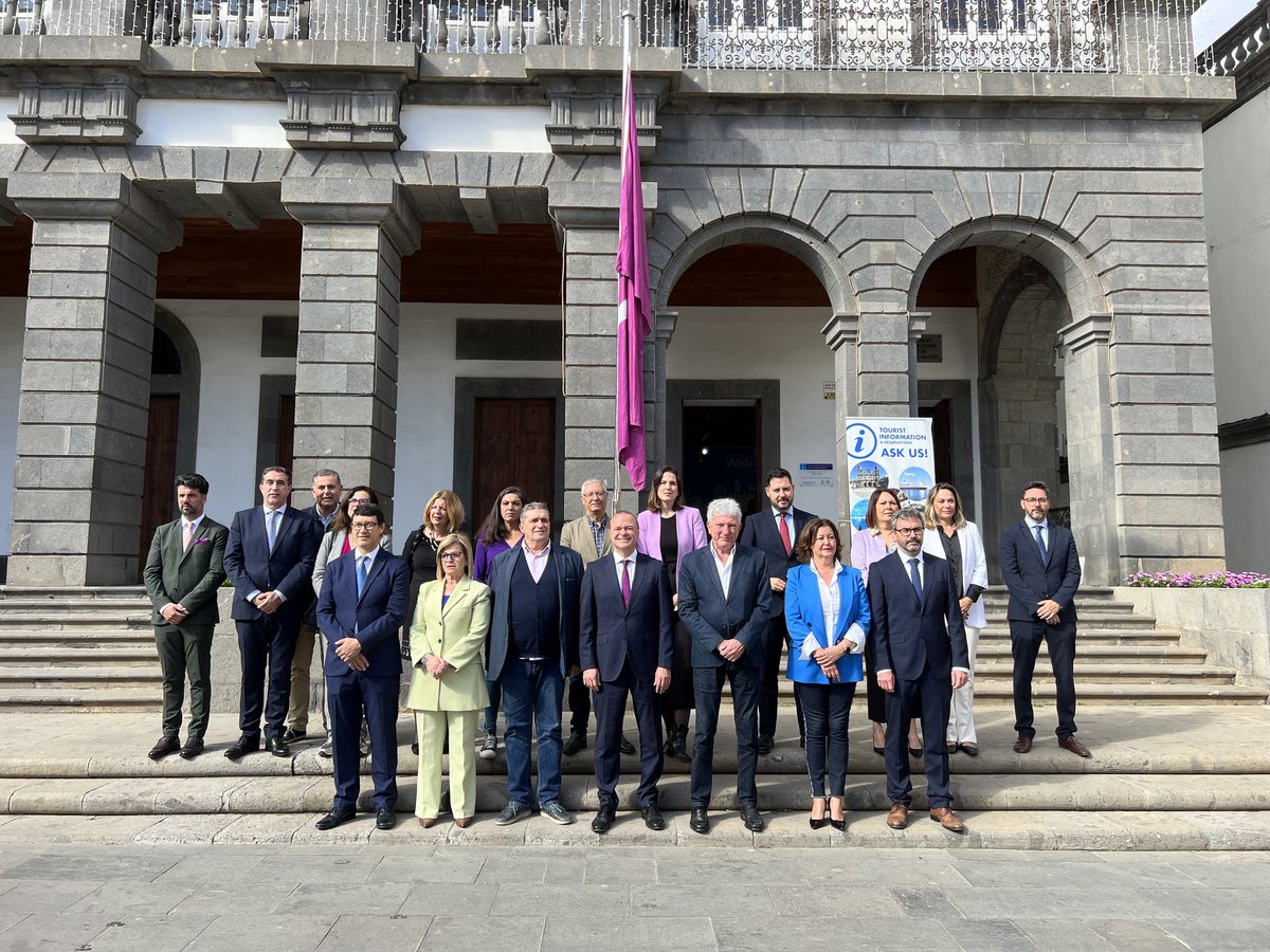 Un año más la bandera de la igualdad ondea en las Casas Consistoriales. #NiUnPasoAtrás #8M2023